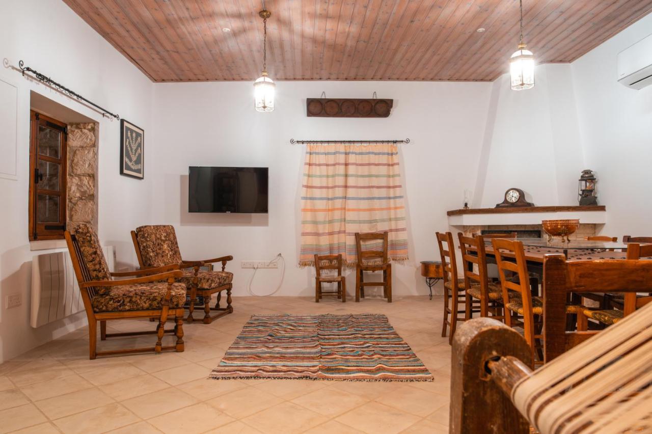 Droshia Traditional Homes, Coco-Mat Full Experience Dhrousha Exterior photo