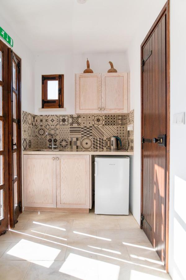 Droshia Traditional Homes, Coco-Mat Full Experience Dhrousha Exterior photo